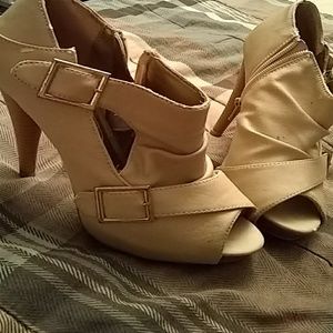 Rue 21 high heels